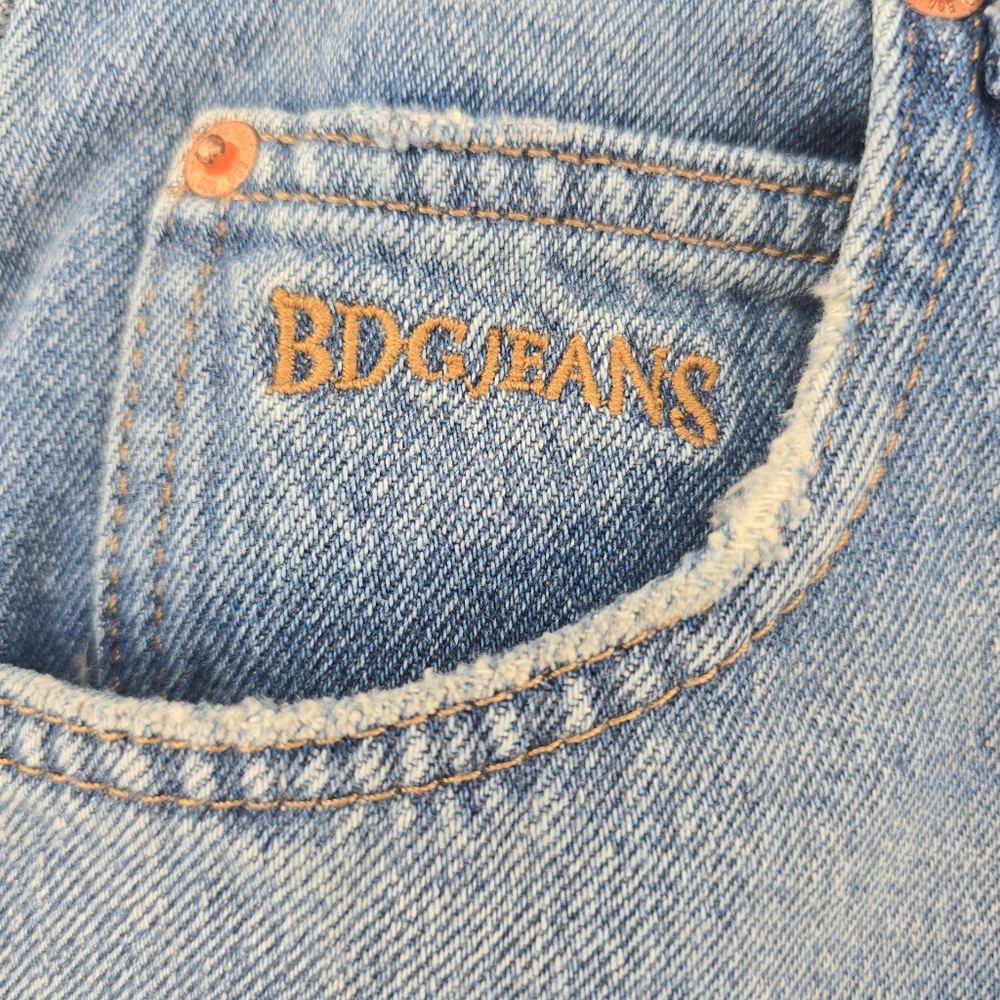 BDG Jean Shorts Size 26 Light/Medium Wash 100% Cotton Dad Shorts - Picture 7 of 9